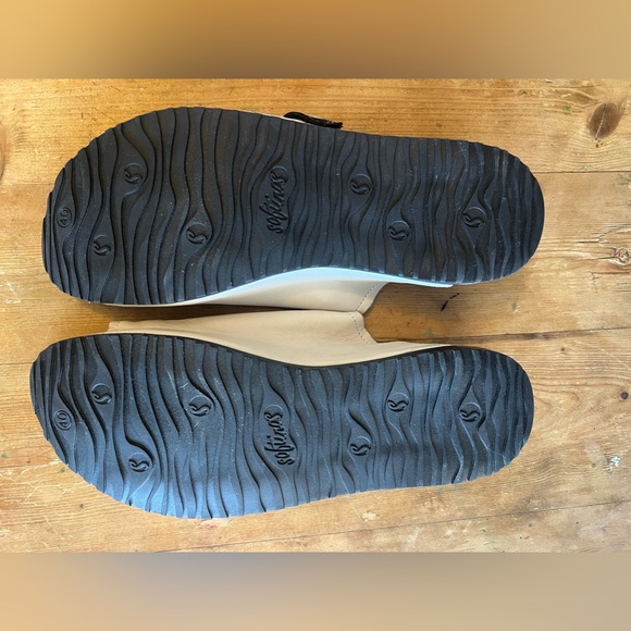 Women’s sandals. - Picture 3 of 3